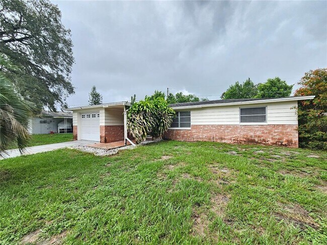 Foto del edificio - 1702 Aqua Ln