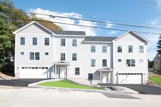 Building Photo - 575 Hall St