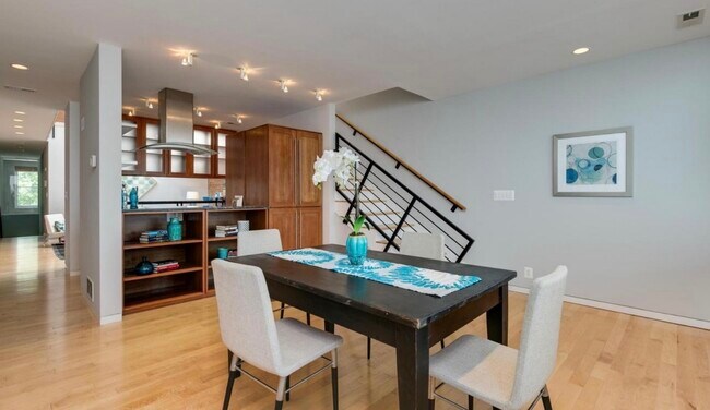 Foto del edificio - 1207 Lamont St NW