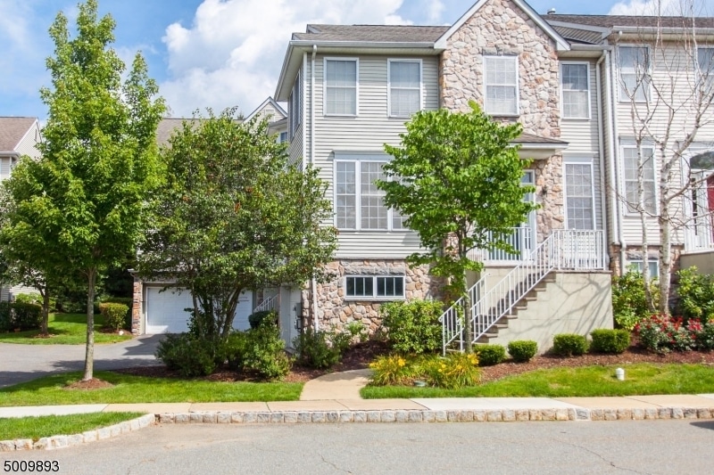 30.0 Arrowgate Dr, Randolph, NJ 07869 Townhome Rentals in Randolph NJ