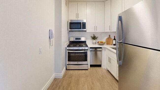 Interior Photo - Normandie Court
