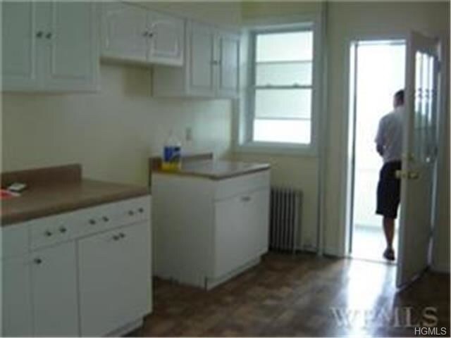 Building Photo - 11 Van Cortlandt Pk Ave