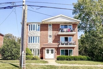 Building Photo - 16035 Laramie Ave