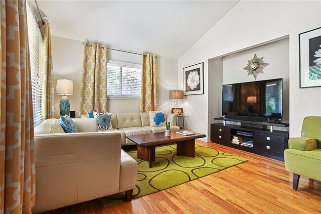 Foto del edificio - 2056 Arlington Ave NE