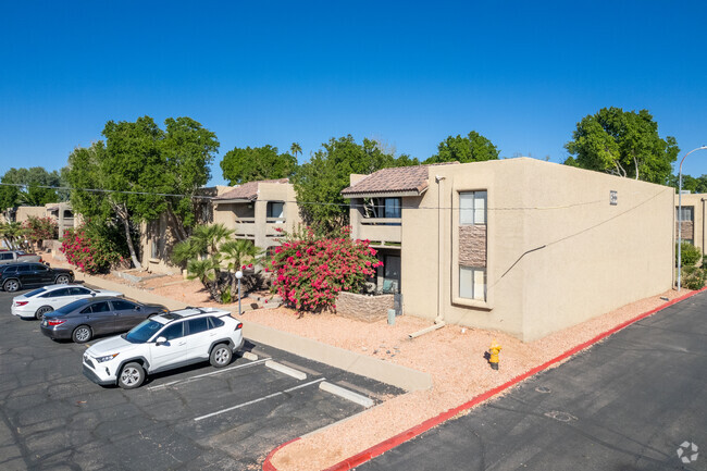 Building Photo - Camelback Terraces