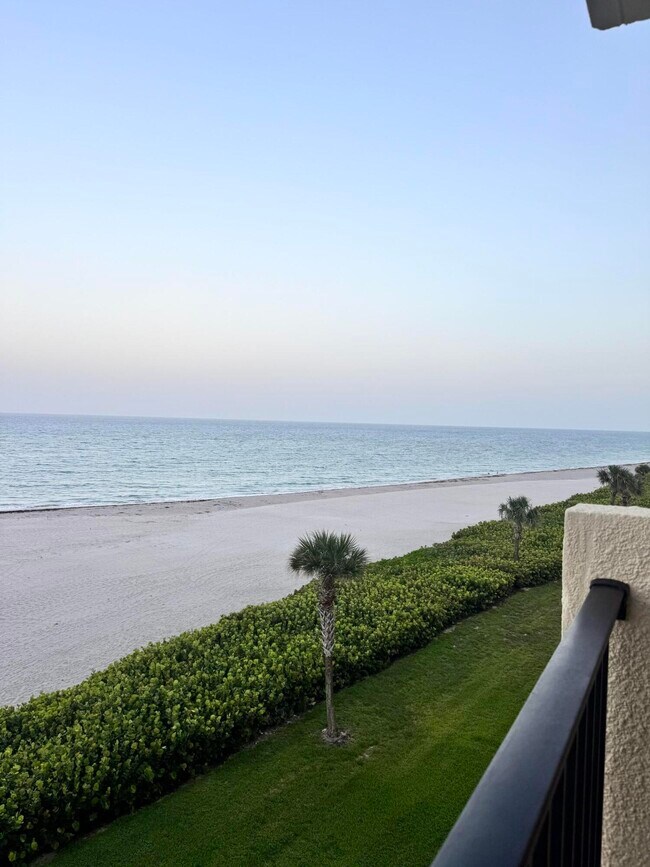 Foto del edificio - 200 Ocean Trail Way