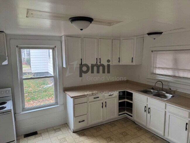 Foto del edificio - 2035 E William St