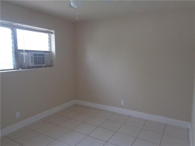 Foto del edificio - 633 NW 11th Ave
