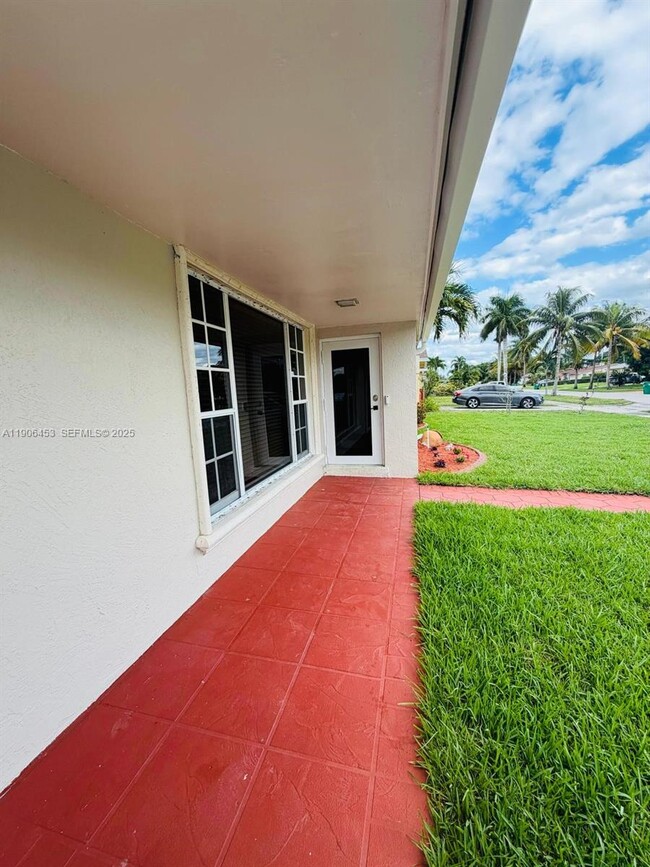 Foto del edificio - 515 NW 202nd Terrace