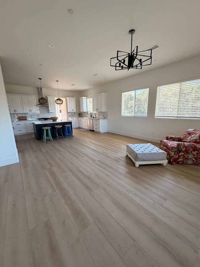 Foto del edificio - Charming 2-Bedroom Home in Private Gated Community