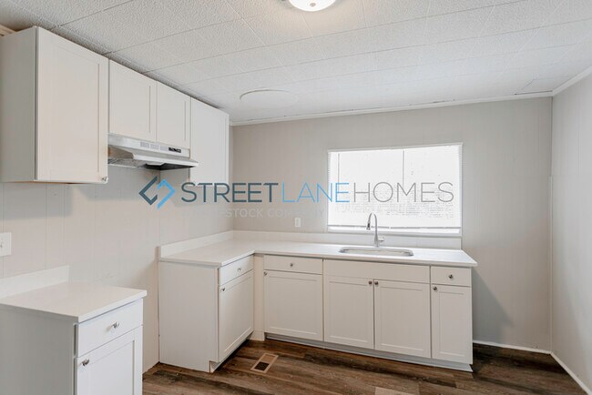 Building Photo - NOW OFFERING $250 OFF FIRST FULL MONTH IF ...