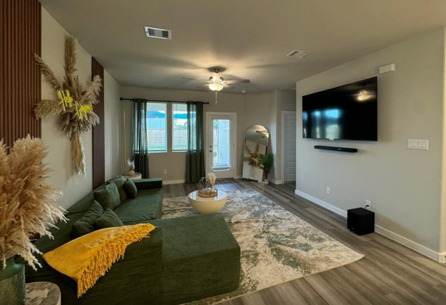 Photo - Where Modern Meets Effortless Comfort – Fu... House