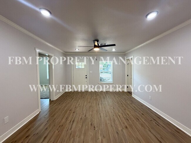 Building Photo - 1606 Cherry Ave