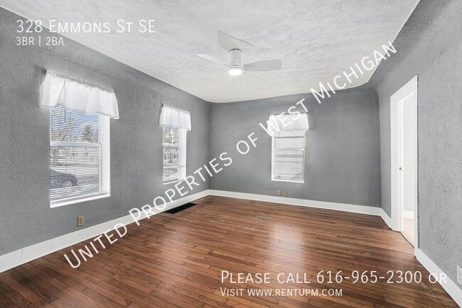 Building Photo - Available Now | 3 Bedroom 2 Bath Single Fa...