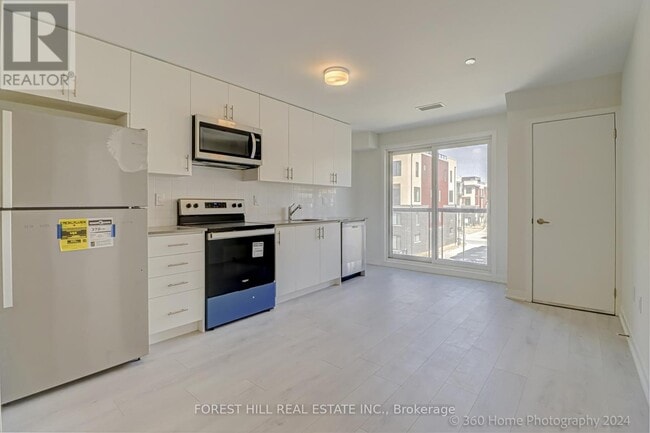 Building Photo - 3401 Ridgeway Dr