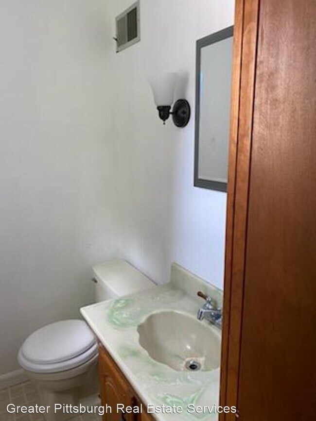 Foto del edificio - 3 br, 1.5 bath House - 624 Macfarlane Dr.