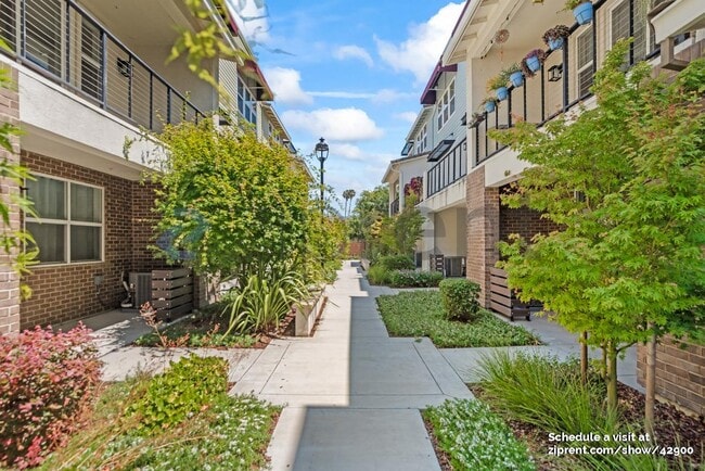 Building Photo - 40711 Penstemon Terrace