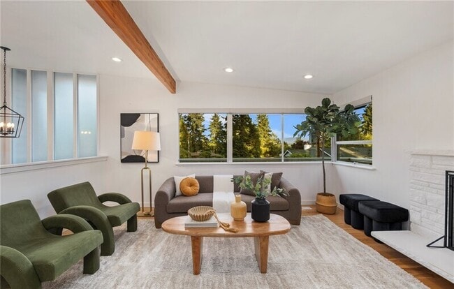 Foto del edificio - 201 165th Ave NE