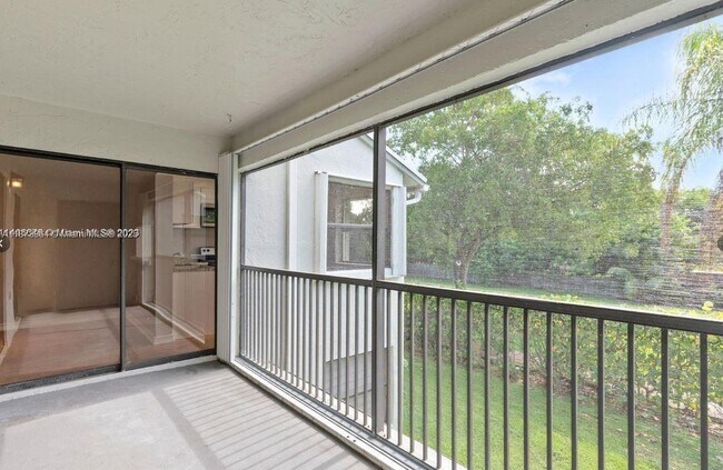 Building Photo - 1331 S Franklin Ave