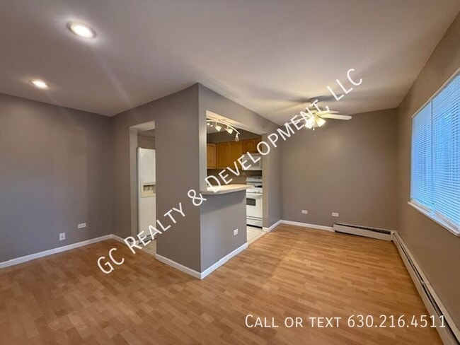 Foto del edificio - 834 College Blvd