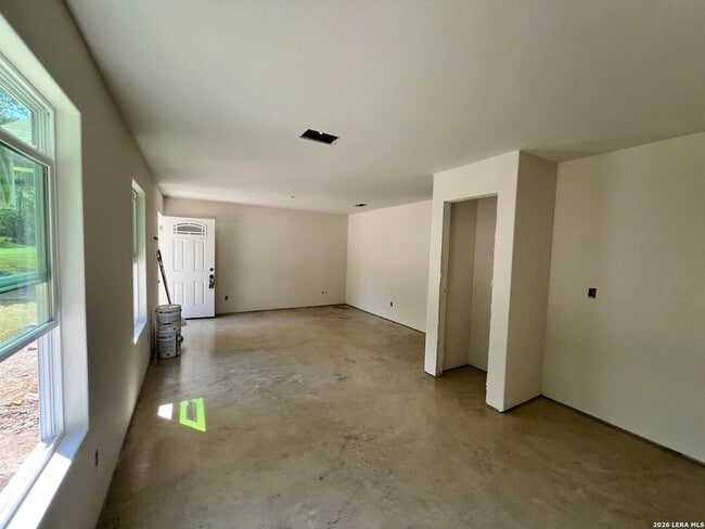Building Photo - 478 Valley View St