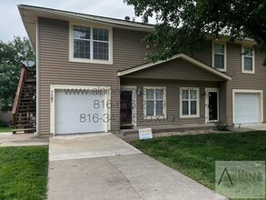 Building Photo - 7105 NE Kingston Ct