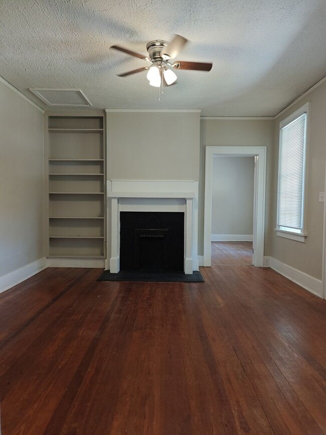 Building Photo - One Month's Free Rent!
