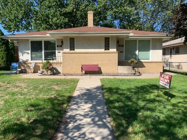 Building Photo - 5538 Oliver Ave S