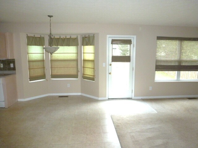 Foto del edificio - 1004 Wild Flower Ln