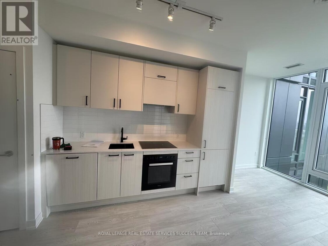Building Photo - 5 Quarrington Ln