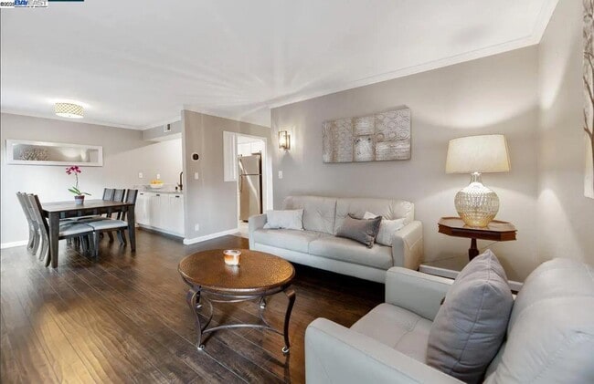 Building Photo - 1133 San Ramon Valley Blvd