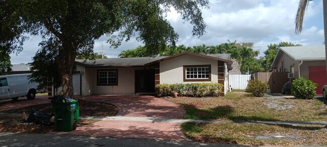 Foto del edificio - 9531 NW 8th St