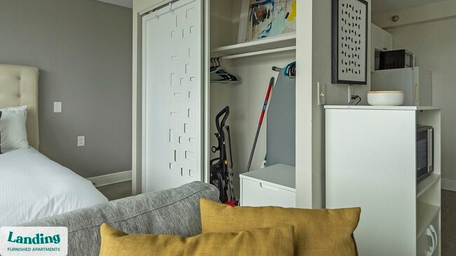 Building Photo - 305 Dr. M.L.K. Jr St S