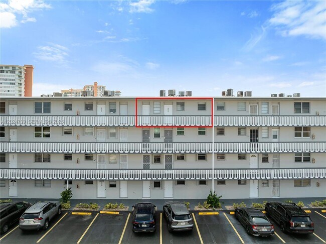 Foto del edificio - 18601 NE 14th Ave
