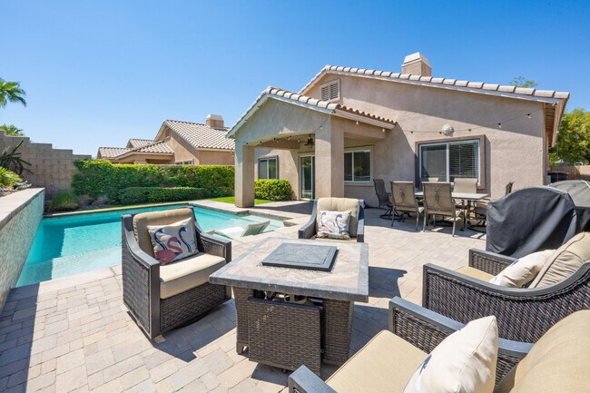 Foto del edificio - 45602 Big Canyon St