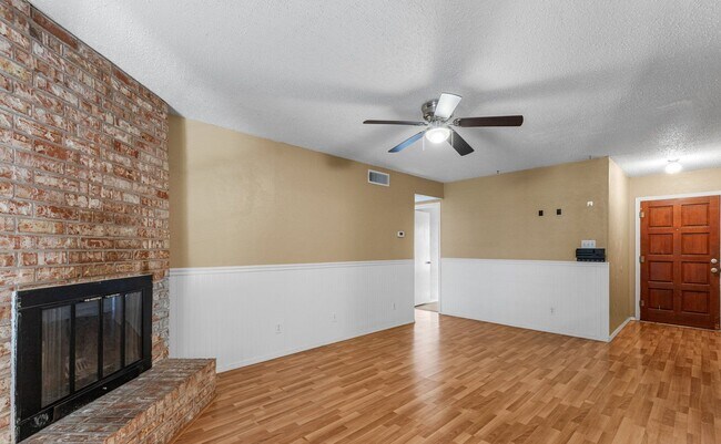 Foto del edificio - 216 Dirks Dr