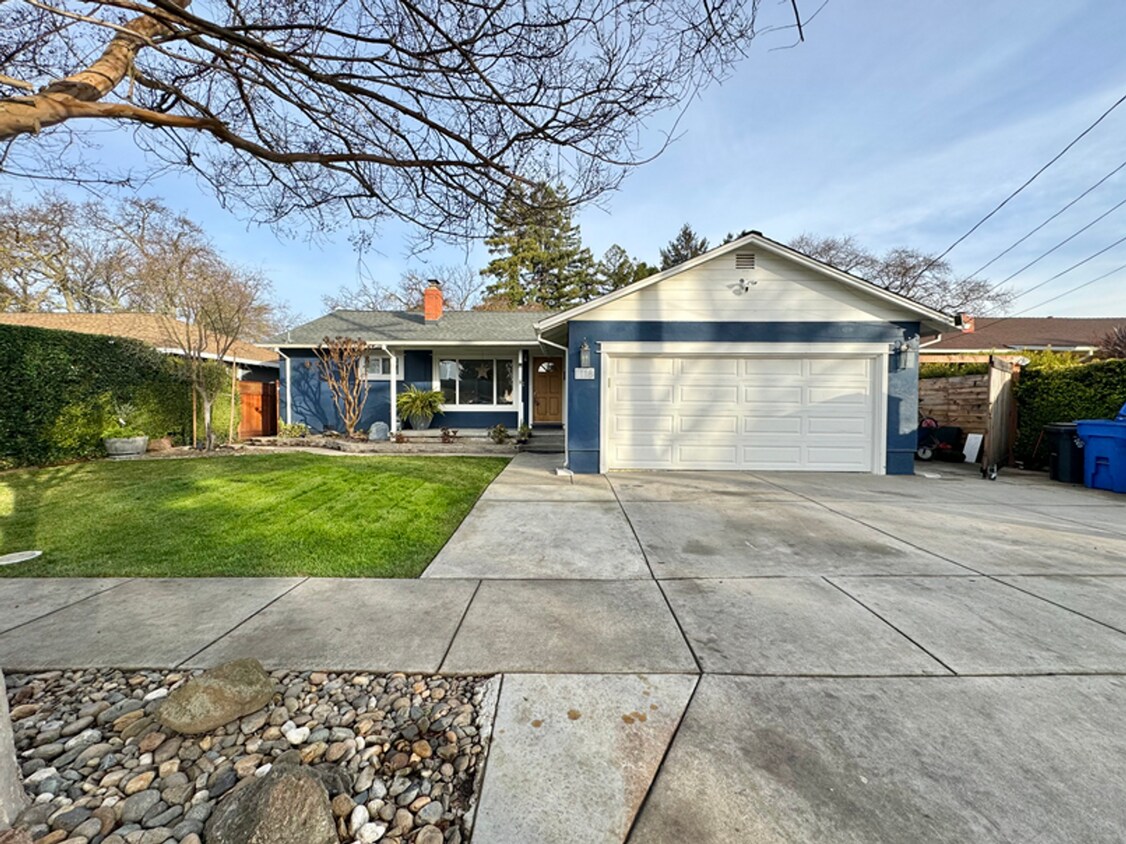 Primary Photo - Centrally Located Three Bedroom Napa Home