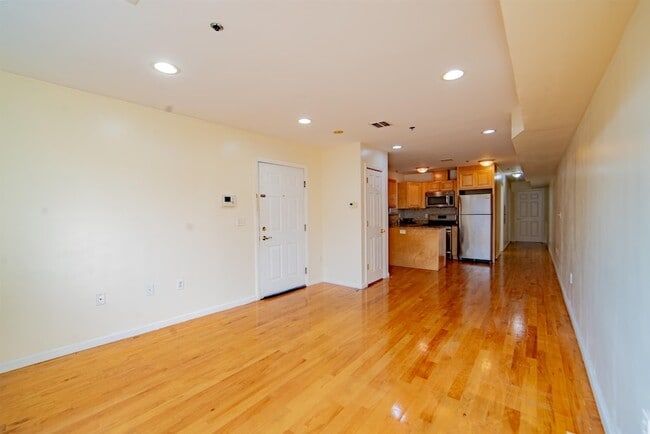 Building Photo - 540 29th St