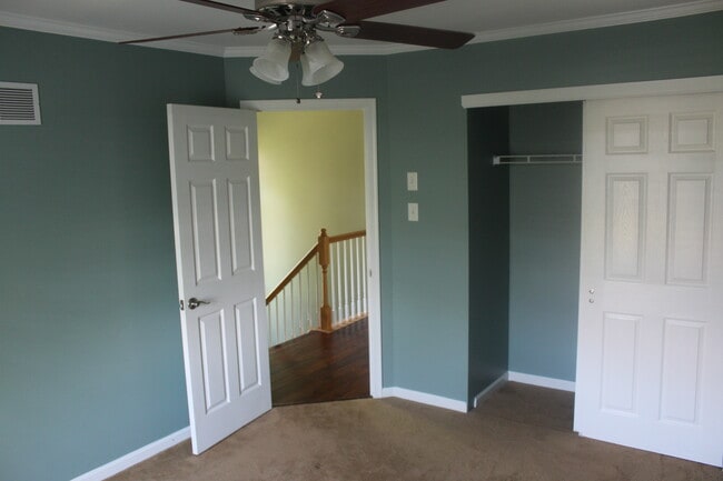 Foto del edificio - 102 Whistling Swan Ln