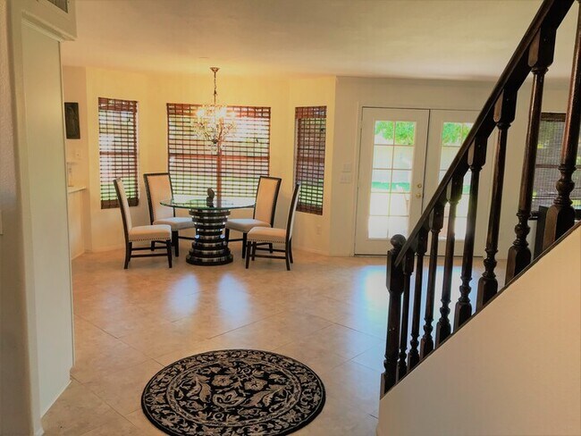 Foto del edificio - Beautiful 4Bd x 2.5Bath w/ HUGE Backyard &...