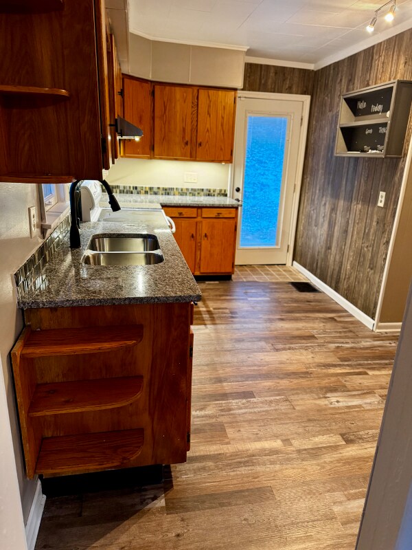 Building Photo - 108 Broad St