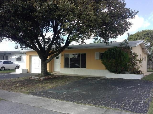 Foto del edificio - 9021 NW 24th Pl