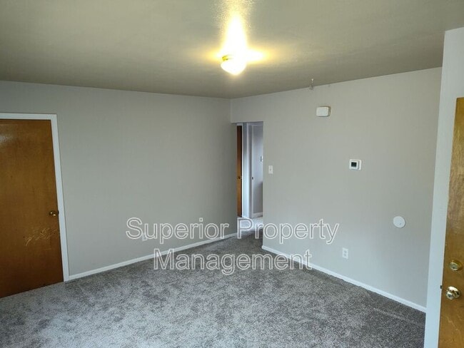 Building Photo - 3021 Kelley Dr