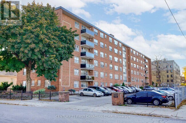 Photo du bâtiment - 75-175 High St