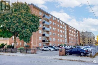 Building Photo - 75-675 High St