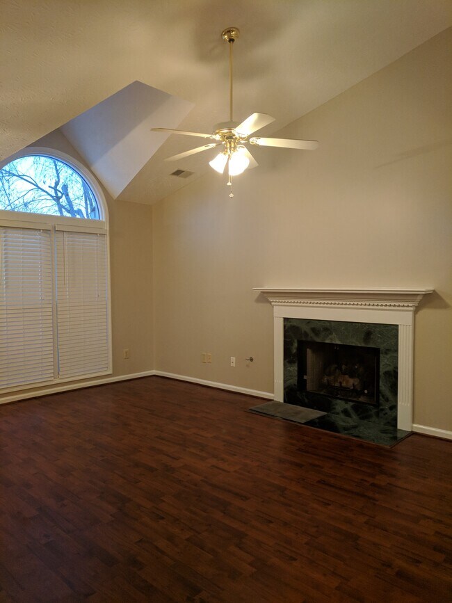 Foto del edificio - 3526 Hidden Cave Circle