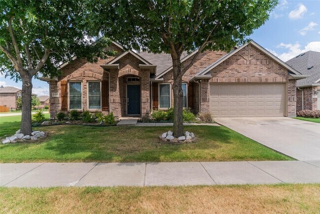 Building Photo - 1001 English Ivy Dr