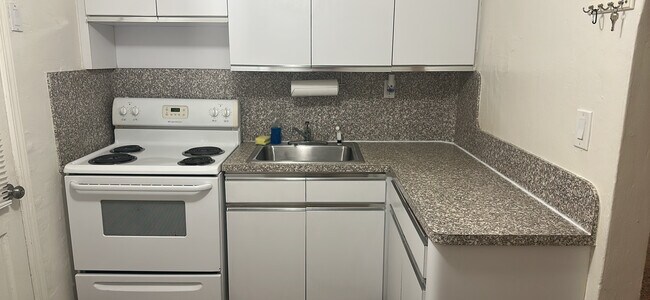 Foto del edificio - 2024 Taylor St