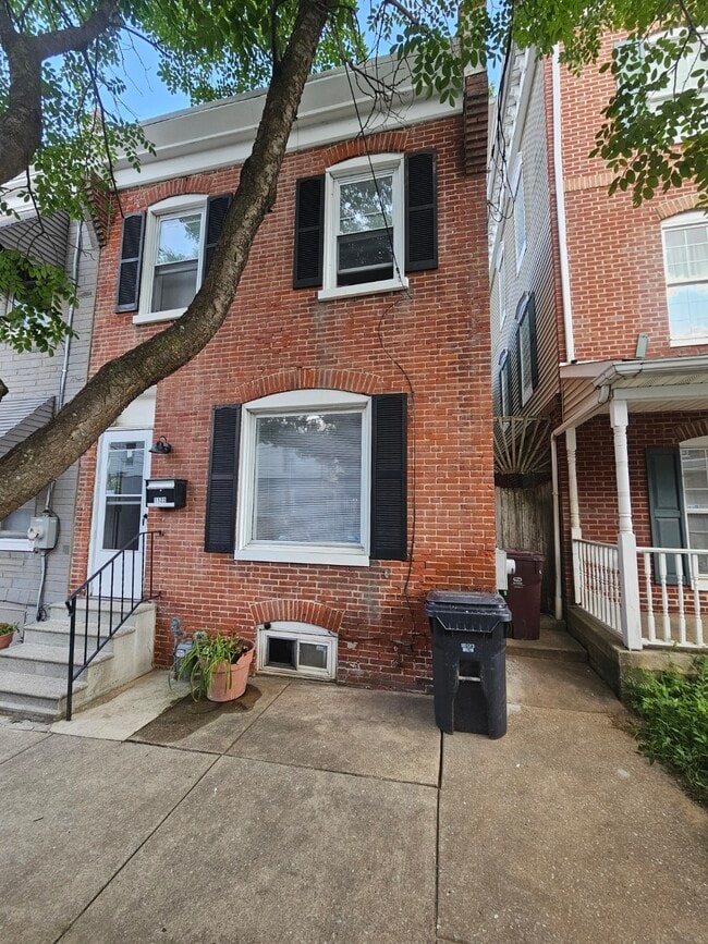 Building Photo - 1122 N Lombard St