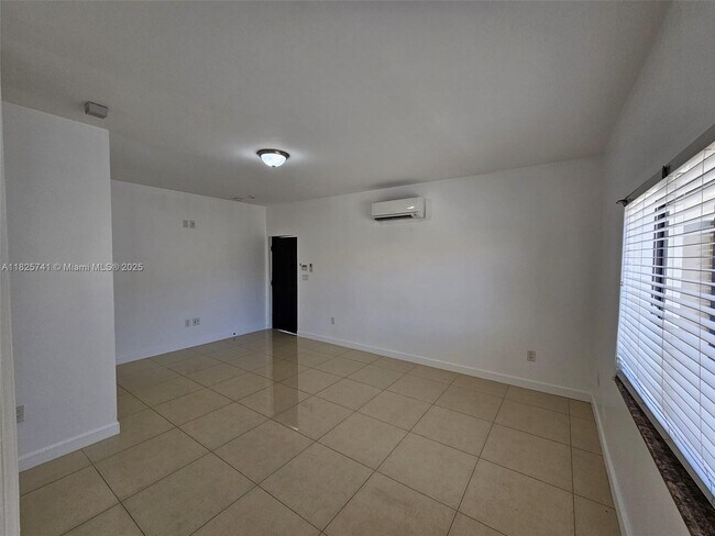 Foto del edificio - 4752 SW 2nd Terrace